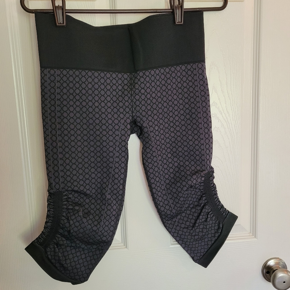 Lululemon Capri 8